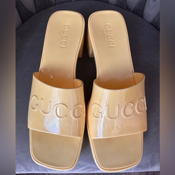 Gucci Yellow Slip-On Sandals EU 38 – Iconic Style with Chunky Heel & Logo - Picture 7 of 17